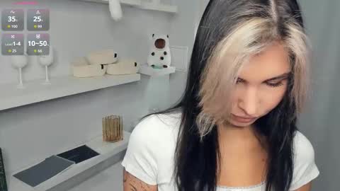 My name is Adele online show from 11/18/25, 07:24