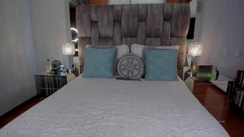 Snapshot of mirandacollins_ chatting on 02/25/26, 01:26 Miranda online show from 02/25/26, 01:26