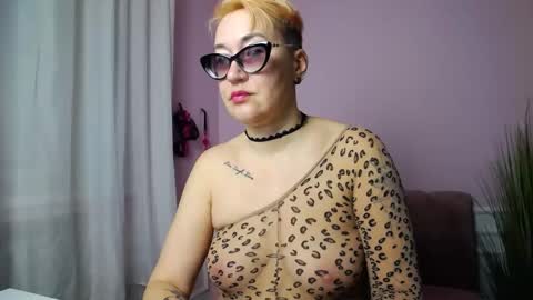 mirandagill online show from 03/12/25, 08:41