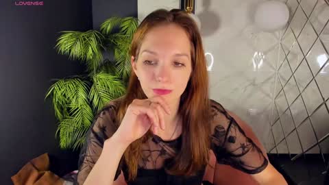 Snapshot of mirandaglow chatting on 12/19/24, 09:40 Miranda online show from 12/19/24, 09:40