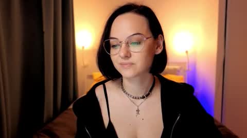 MiraSkyy online show from 10/23/25, 04:28