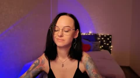 Snapshot of miraskyy chatting on 06/09/26, 03:01 MiraSkyy online show from 06/09/26, 03:01