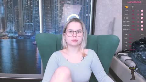 Snapshot of miray_kuriyama chatting on 12/19/24, 02:57 Kira online show from 12/19/24, 02:57