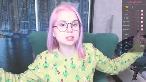 Snapshot of miray_kuriyama chatting on 12/20/24, 04:14 Kira online show from 12/20/24, 04:14