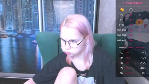 Kira online show from 01/05/25, 06:02