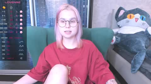 Snapshot of miray_kuriyama chatting on 01/06/25, 04:02 Kira online show from 01/06/25, 04:02