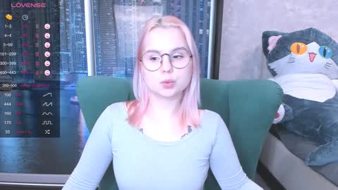 Kira online show from 01/10/25, 12:38