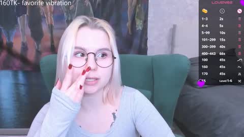 Snapshot of miray_kuriyama chatting on 02/24/25, 04:36 Kira online show from 02/24/25, 04:36