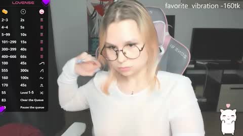 Kira online show from 09/14/25, 06:07