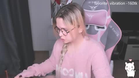 Kira online show from 10/19/25, 09:15