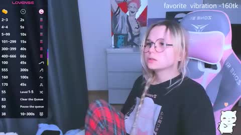 Snapshot of miray_kuriyama chatting on 11/16/25, 08:03 Kira online show from 11/16/25, 08:03