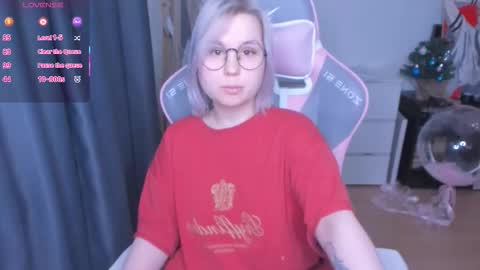 Snapshot of miray_kuriyama chatting on 02/17/26, 10:38 Kira online show from 02/17/26, 10:38