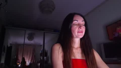 Snapshot of mirelisse chatting on 06/14/26, 09:17 Christina online show from 06/14/26, 09:17