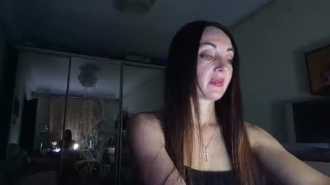 Snapshot of mirelisse chatting on 06/19/26, 09:07 Christina online show from 06/19/26, 09:07