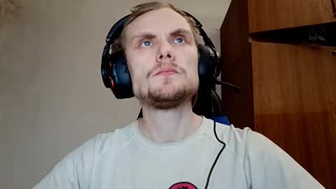 Snapshot of mirexvane chatting on 02/25/26, 04:05 Vlad online show from 02/25/26, 04:05