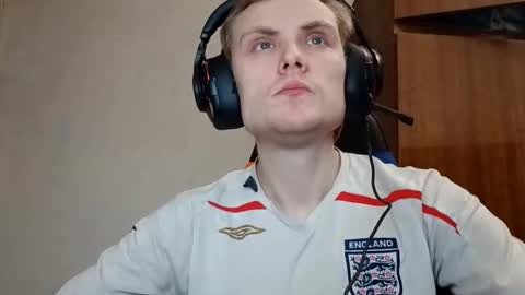 Snapshot of mirexvane chatting on 02/26/26, 04:11 Vlad online show from 02/26/26, 04:11