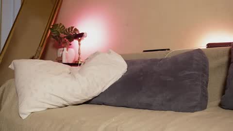 Snapshot of miriiamerotic chatting on 06/13/26, 11:41 Miriam online show from 06/13/26, 11:41