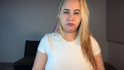 Snapshot of mirilinda chatting on 02/21/26, 04:13 mirilinda online show from 02/21/26, 04:13