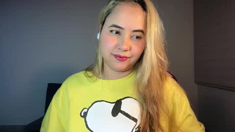 Snapshot of mirilinda chatting on 02/26/26, 01:48 mirilinda online show from 02/26/26, 01:48