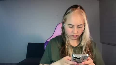 Snapshot of mirilinda chatting on 03/04/26, 02:06 mirilinda online show from 03/04/26, 02:06