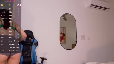 Snapshot of mishel_bless chatting on 10/27/25, 08:24 Mishel online show from 10/27/25, 08:24