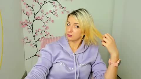 Mishelle online show from 12/20/25, 12:12