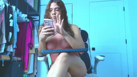 instagram   mishell hadid online show from 01/14/26, 06:57