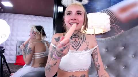 miss___angel online show from 02/08/25, 09:36