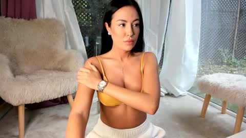 Snapshot of miss__tanya chatting on 10/16/25, 09:10 Miss Tanya online show from 10/16/25, 09:10