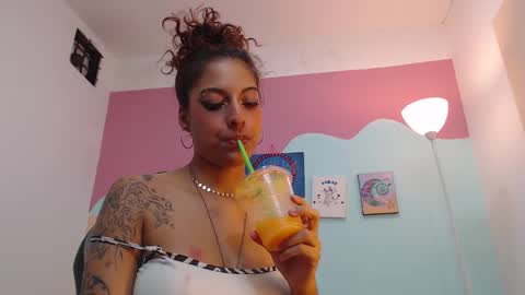 Snapshot of miss_akemi chatting on 02/07/25, 09:37 Akemi 3 online show from 02/07/25, 09:37