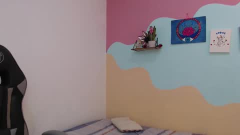 Snapshot of miss_akemi chatting on 02/13/25, 05:01 Akemi 3 online show from 02/13/25, 05:01