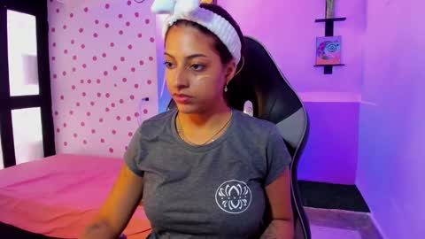 Snapshot of miss_akemi chatting on 09/10/25, 01:33 Akemi 3 online show from 09/10/25, 01:33