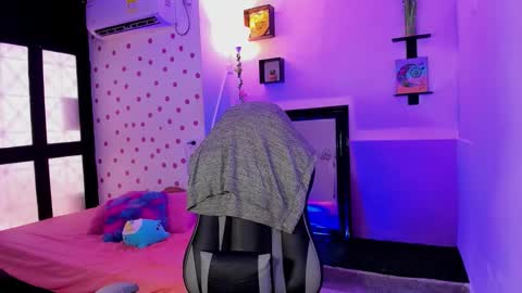 Snapshot of miss_akemi chatting on 09/14/25, 02:05 Akemi 3 online show from 09/14/25, 02:05