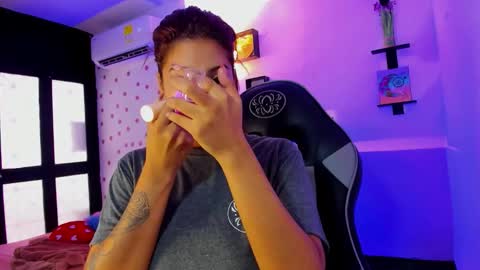 Snapshot of miss_akemi chatting on 10/08/25, 01:09 Akemi 3 online show from 10/08/25, 01:09