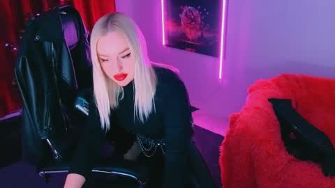 miss_alice_silver online show from 04/19/26, 07:05