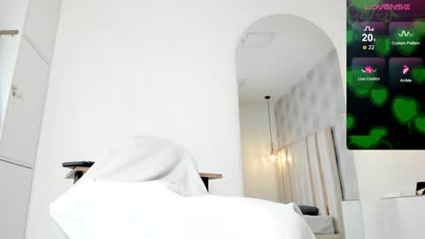 Snapshot of miss_ambrer chatting on 01/09/25, 12:57 Amber online show from 01/09/25, 12:57