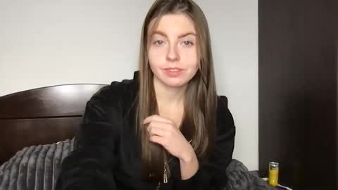 Snapshot of miss_angel_ chatting on 12/14/25, 08:57 miss angel online show from 12/14/25, 08:57