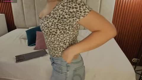 Snapshot of miss_anthonella chatting on 04/06/26, 11:22 ANTHOLELLA online show from 04/06/26, 11:22