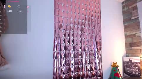 Snapshot of miss_antonellaa_ chatting on 12/19/24, 11:18 Antonella online show from 12/19/24, 11:18