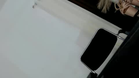 Snapshot of miss_azumix chatting on 09/09/25, 02:16 AZUMI online show from 09/09/25, 02:16