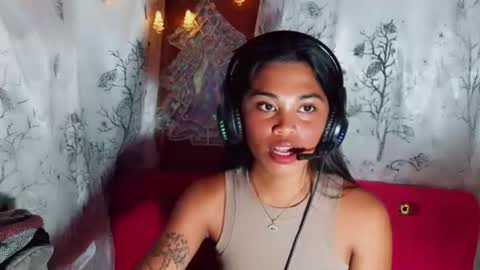 Snapshot of miss_bellah chatting on 04/23/26, 01:13 Bellah online show from 04/23/26, 01:13