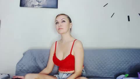 miss_blonde1 online show from 05/01/26, 07:13