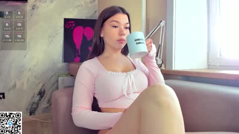 Snapshot of miss_bubbles chatting on 09/27/25, 01:43 Sandy online show from 09/27/25, 01:43