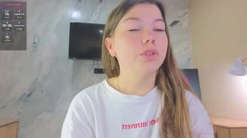 Snapshot of miss_bubbles chatting on 10/04/25, 12:30 Sandy online show from 10/04/25, 12:30