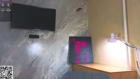 Snapshot of miss_bubbles chatting on 10/11/25, 12:32 Sandy online show from 10/11/25, 12:32