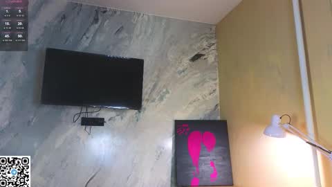 Snapshot of miss_bubbles chatting on 10/13/25, 12:32 Sandy online show from 10/13/25, 12:32