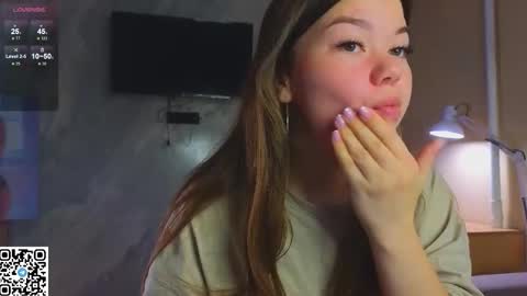 Snapshot of miss_bubbles chatting on 11/05/25, 12:21 Sandy online show from 11/05/25, 12:21