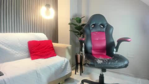 miss_charlott12 online show from 09/27/25, 07:41