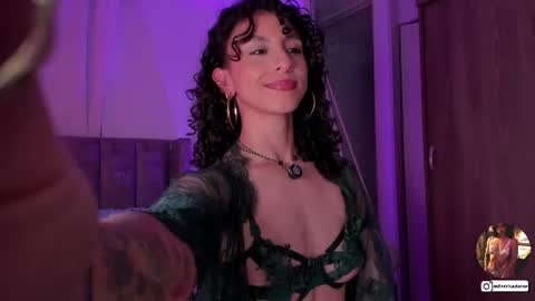 Snapshot of miss_charlotte77 chatting on 07/12/26, 01:51 Charlotte online show from 07/12/26, 01:51
