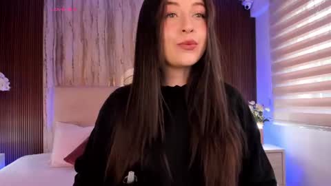 Natalia Aristizbal online show from 06/22/26, 12:02
